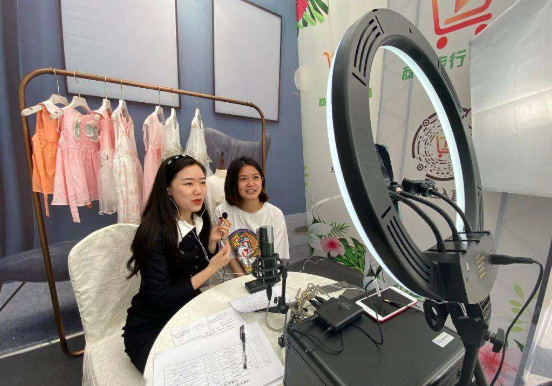 新手卖童装怎么卖?第一次直播卖童装怎么吸引人?